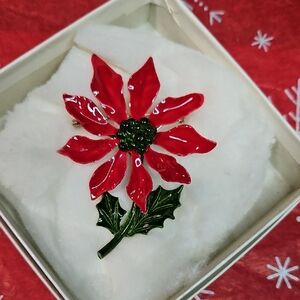 Elegant Vintage Pointsettia Floral Brooch